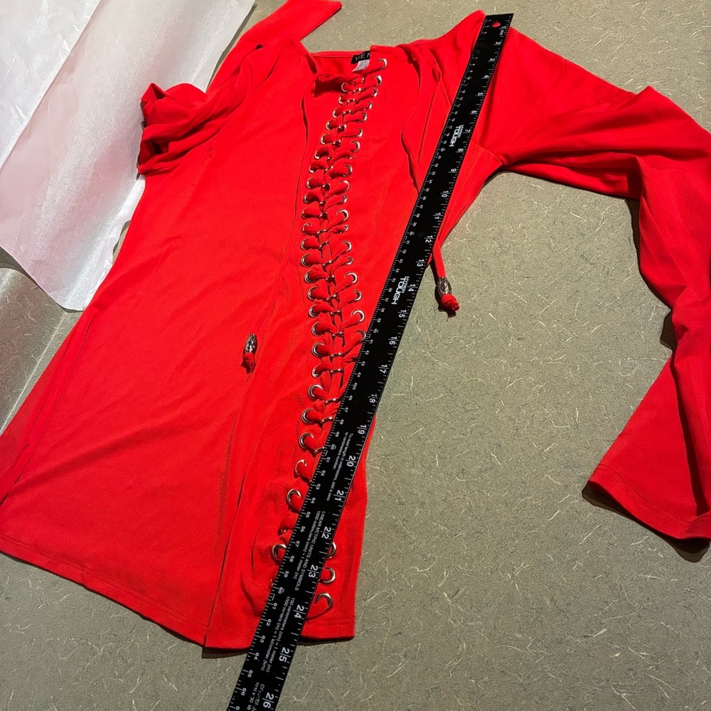 Red Lace-Up Top Grommets Open Shoulders Sexy Steampunk - Picture 10 of 10